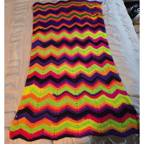Vintage Psychedelic Zigzag Chevron Tight Knit Afghan Throw Blanket Crochet Color - Picture 11 of 11